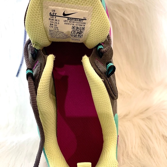 NEW! Nike Air Max React 270 NEW! - Picture 7 of 7